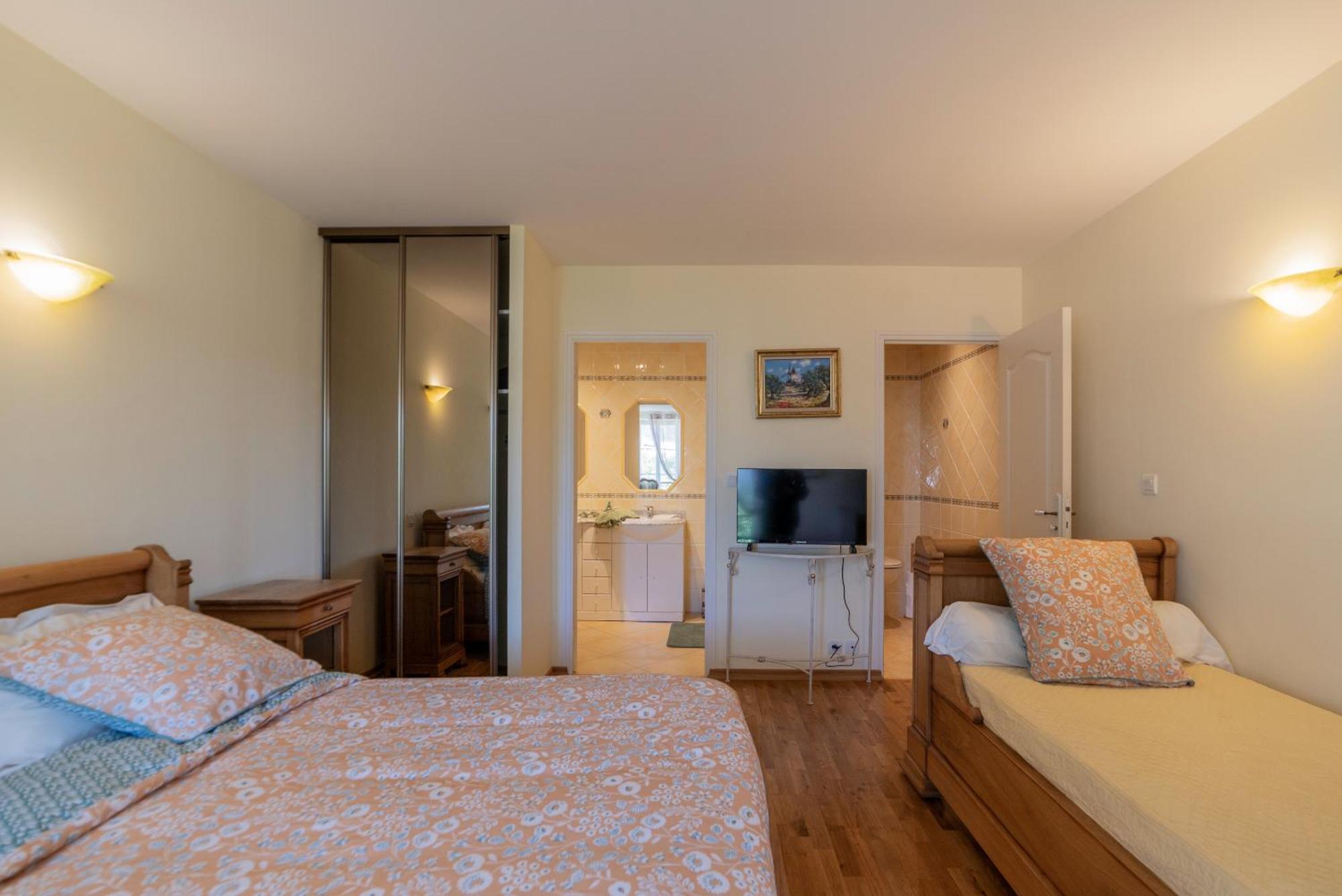 Bed and Breakfast Chambre D'Hotes Le Val Du Chapelain Montigny-la-Resle Номер фото