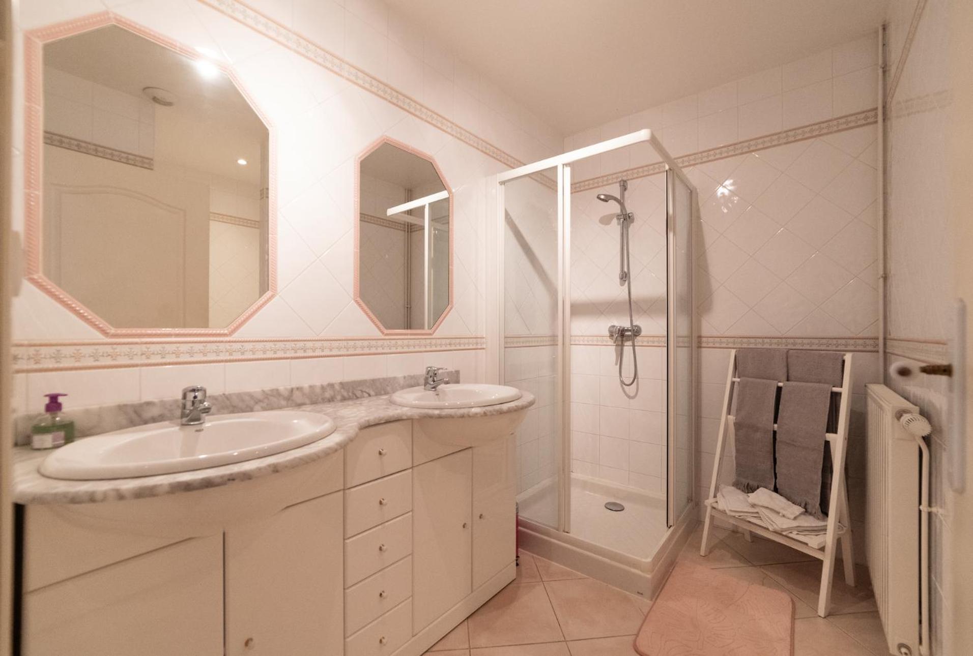 Bed and Breakfast Chambre D'Hotes Le Val Du Chapelain Montigny-la-Resle Экстерьер фото